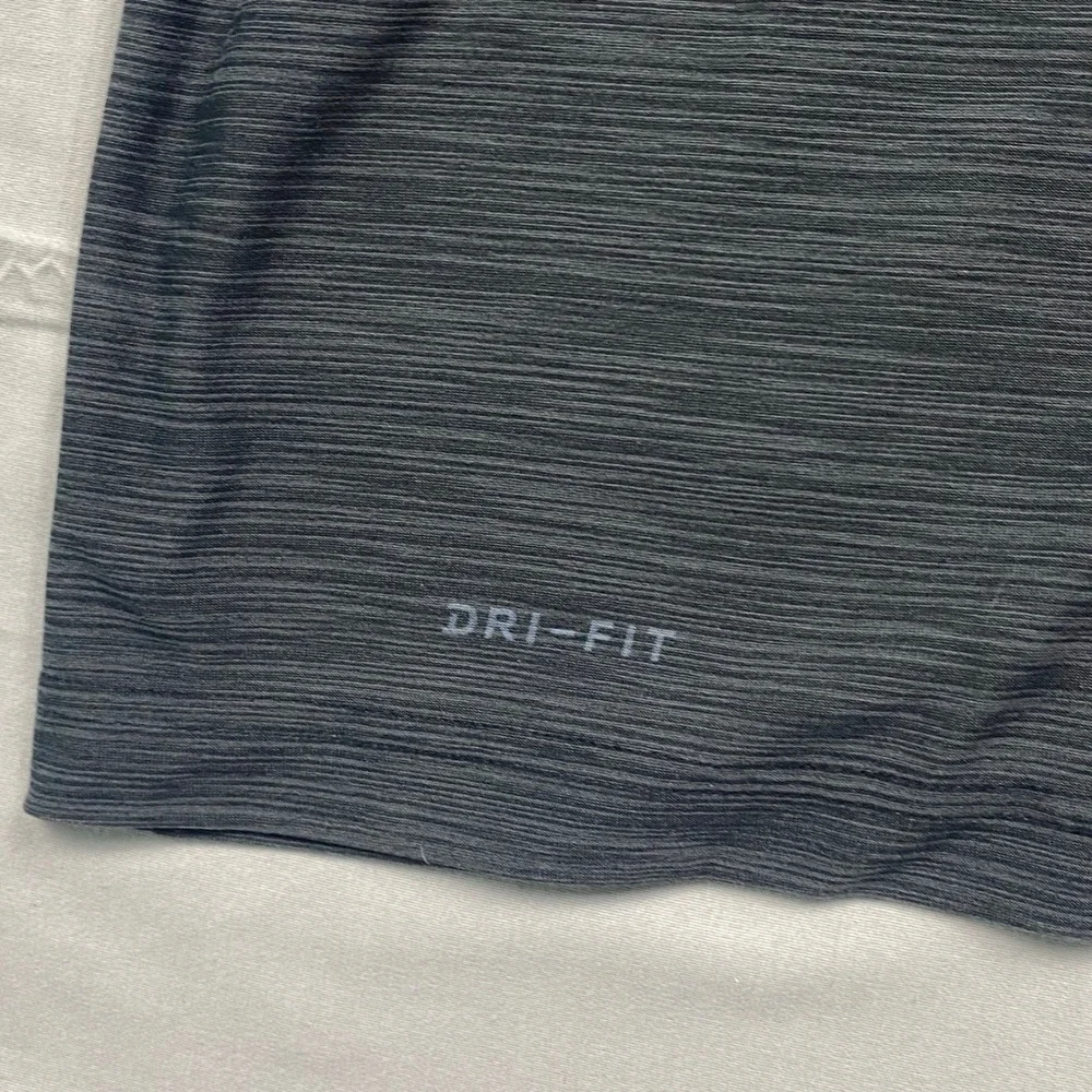 Nike Dri-FIT Quarter Zip Pullover Mens XL Gray Heather Athletic Golf Running